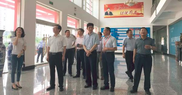 太湖县党政代表团来新宝gg娱乐公司考察工作
